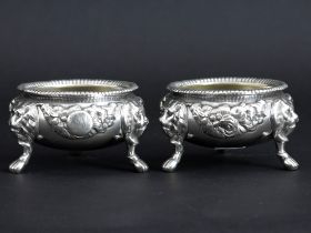 early 19th Century pair of small round bowls/salts in marked and signed silver || J.T. YOUNGE & CY