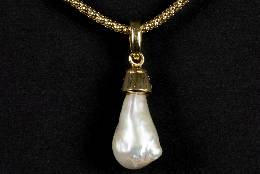 pendant in yellow gold (18 carat) with ca 0,40 carat of high quality brilliant cut diamonds and a - Image 2 of 2