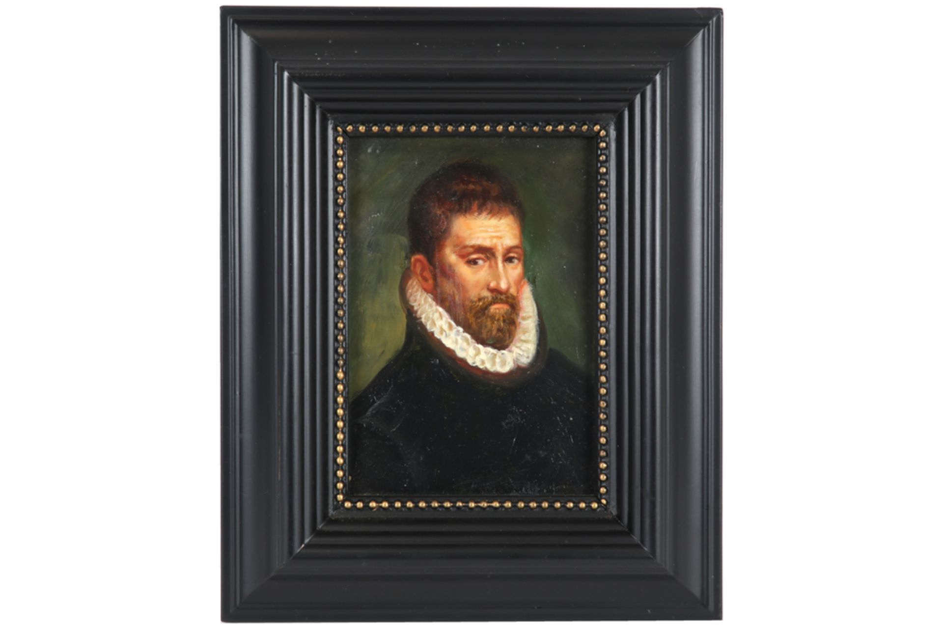 small oil on panel with a 16th Cent. style portrait of a man || Klein olieverfschilderij op paneel - Bild 2 aus 3
