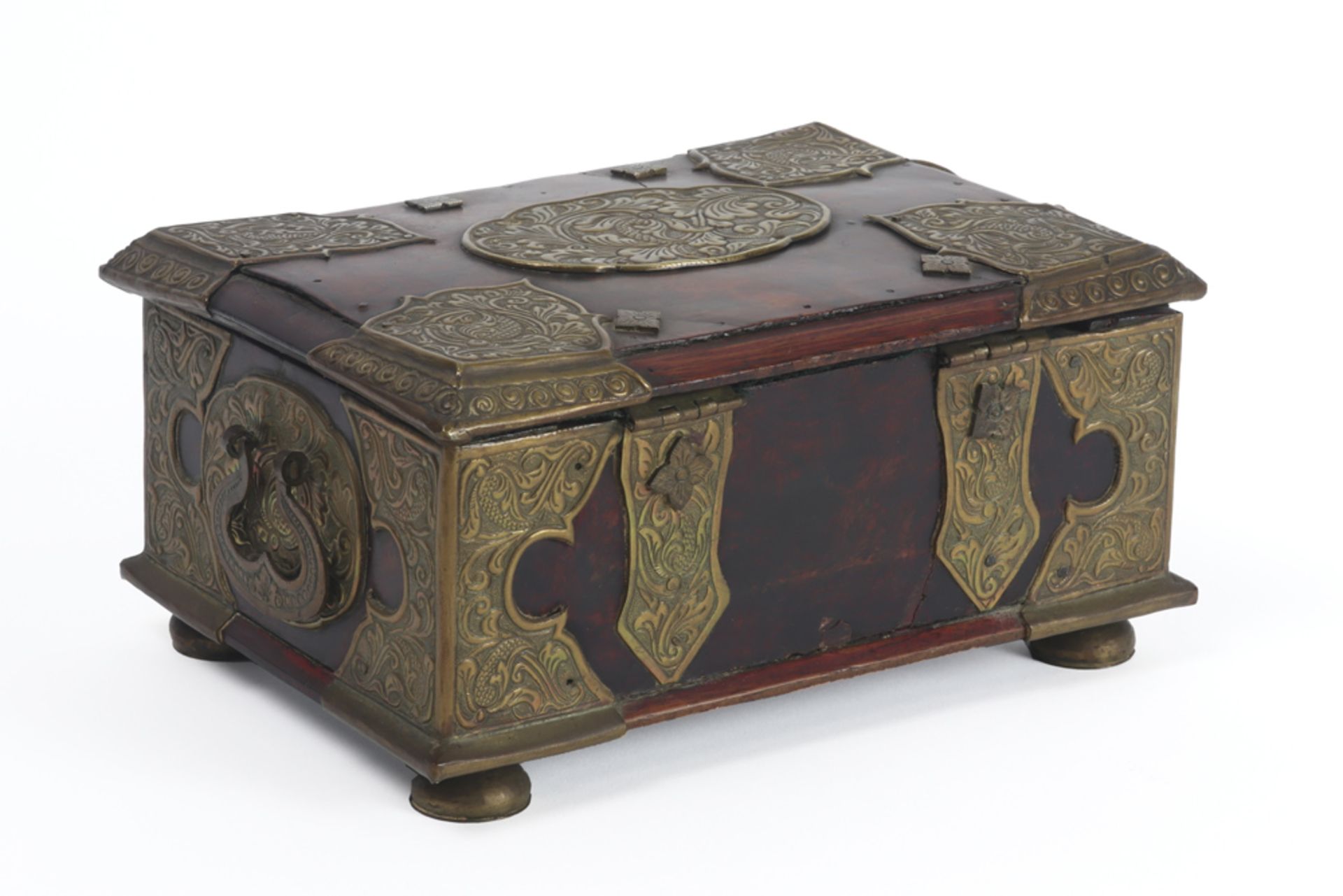 probably 18th Cent. document's box in burr of walnut and oak with mountings in brass || Allicht - Image 3 of 4