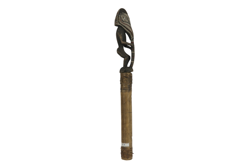 Papua New Guinean Middle Sepik flute stick in bamboo and wood || PAPOEASIE NIEUW - GUINEA - MIDDEN