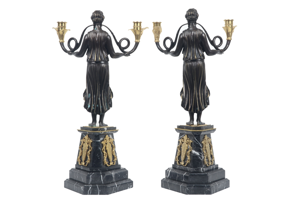 pair of Empire style "caryatid" candelabra in bronze and marble || Paar zgn "kariatide"- - Image 4 of 6