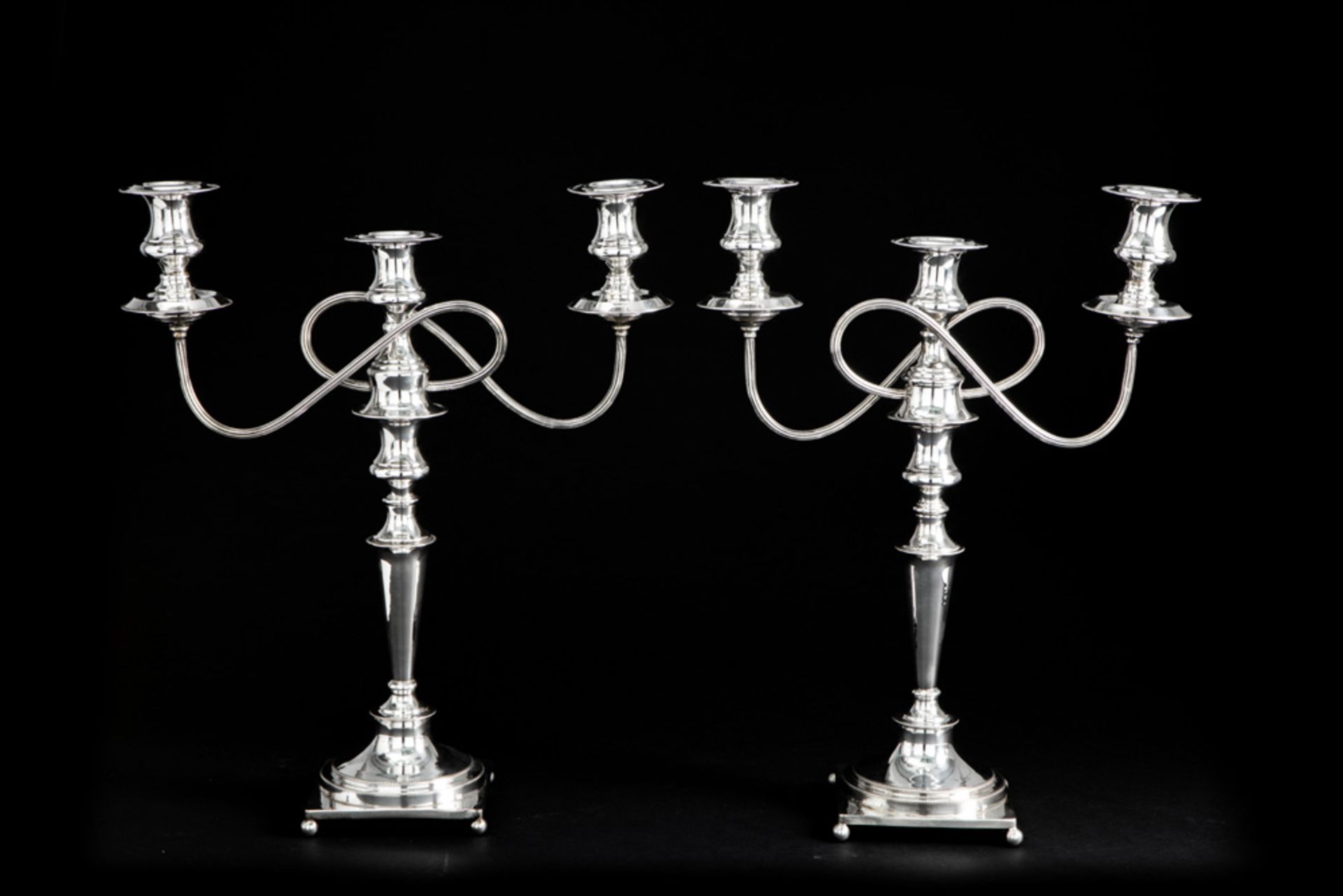 pair of antique "Sheffield" candelabras || Paar antieke "Sheffield" - tafelkandelaars met afneembare