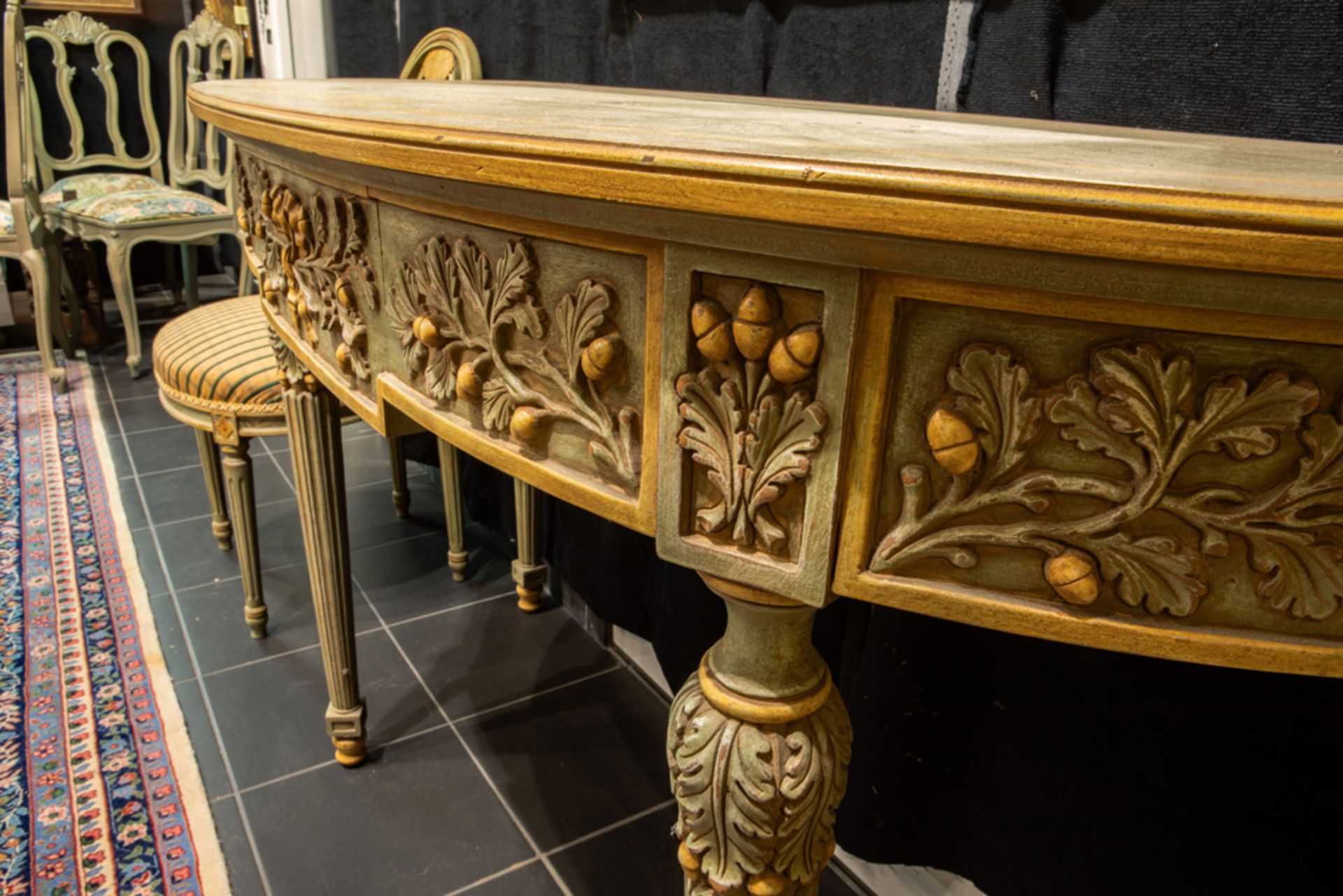neoclassical set in polychromed wood : a console, mirror and a pair of chairs || Neoclassicistisch - Bild 4 aus 5