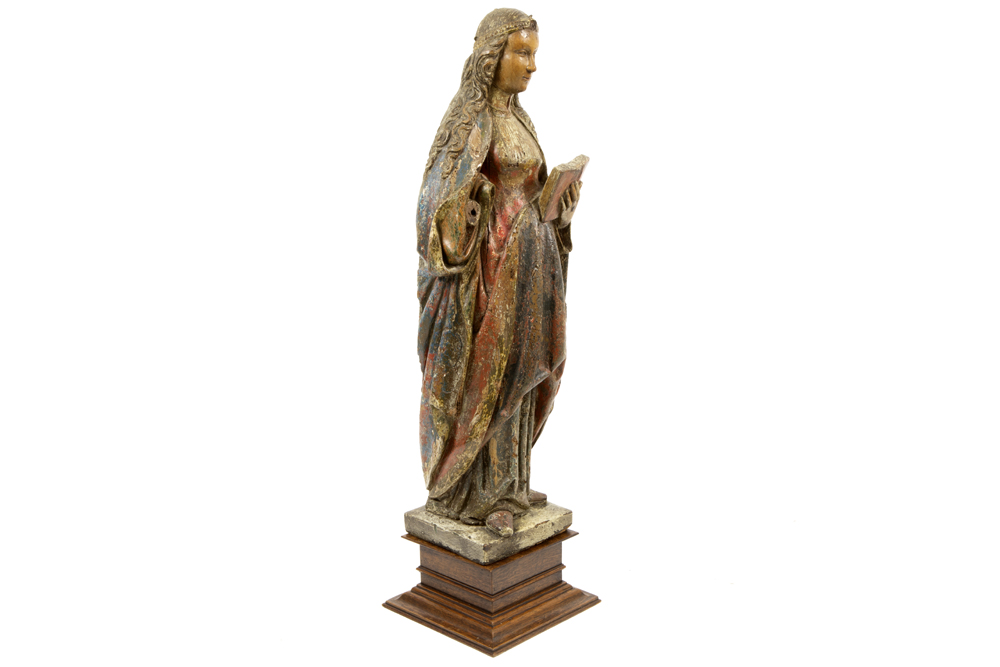 16th Cent. "Crowned Madonna with book" sculpture in polychromed wood || Mooie zestiende eeuwse - Image 2 of 4