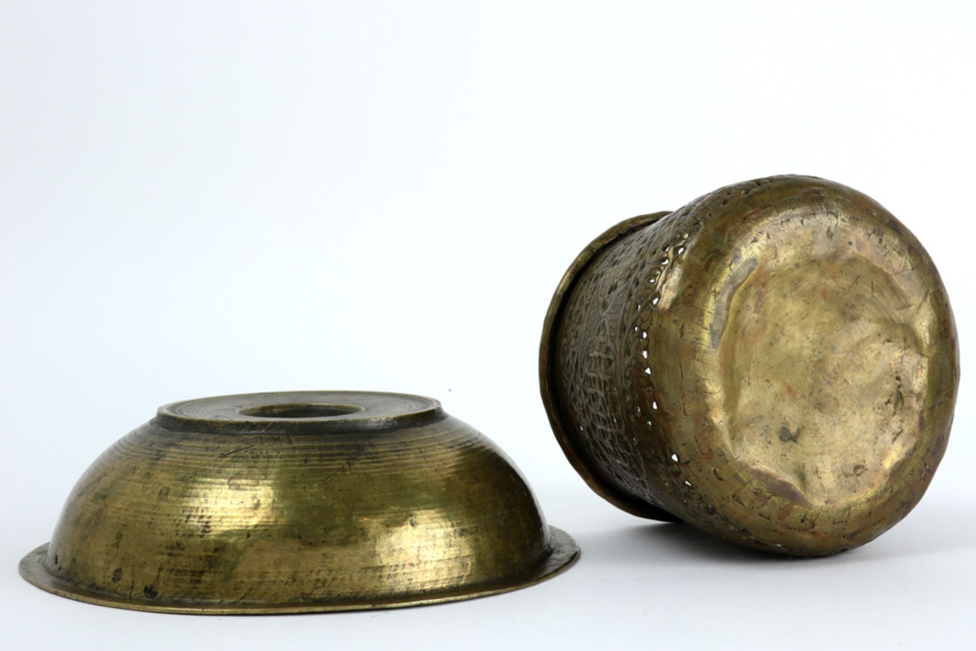two antique brass items (from Egypt and India) || Lot van twee antieke items in koper (Egypte en - Bild 5 aus 5