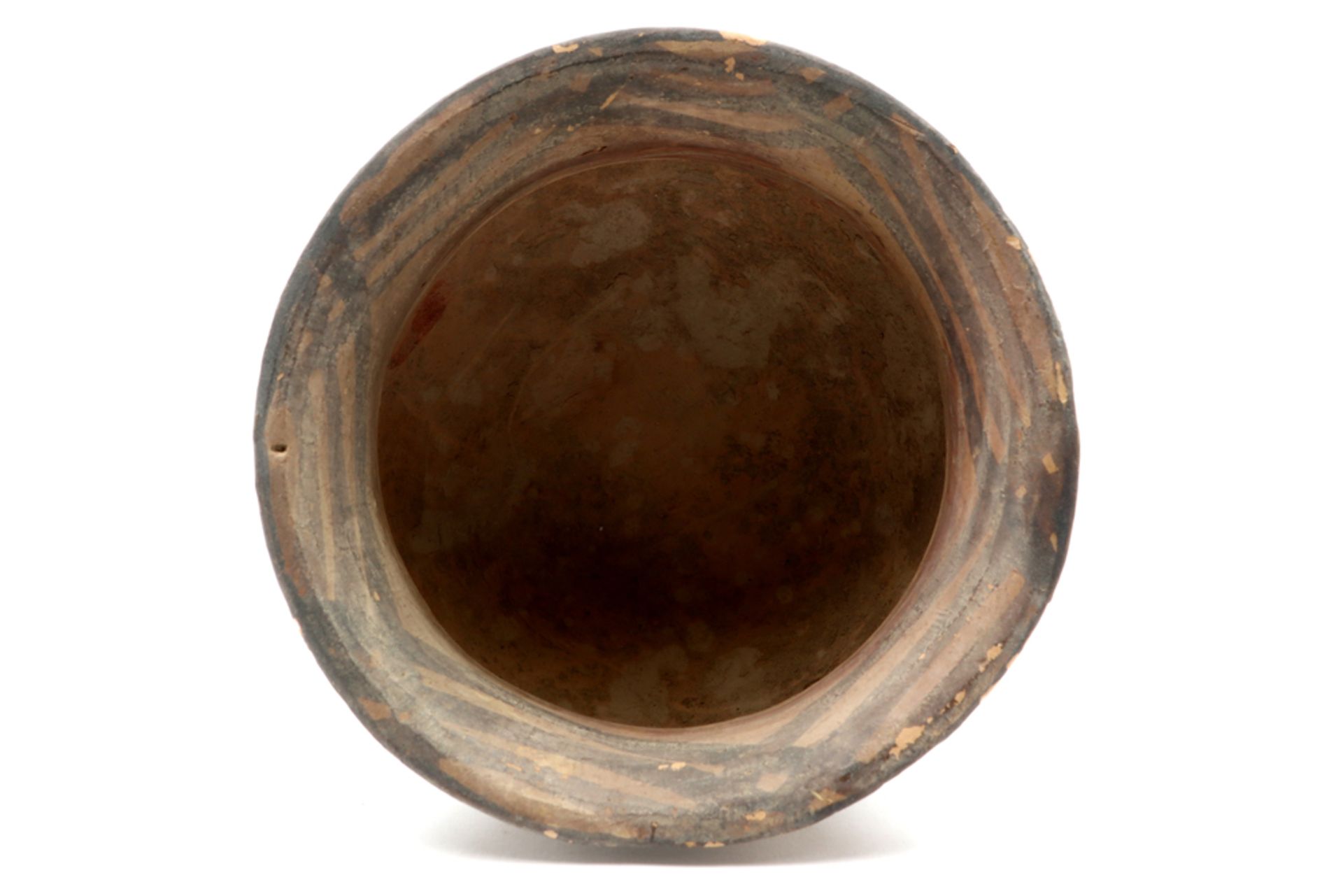 Chinese Neolithic period bowl in painted earthenware || CHINA - NEOLITHICUM - 6000 tot 2000 BC kom - Image 3 of 4