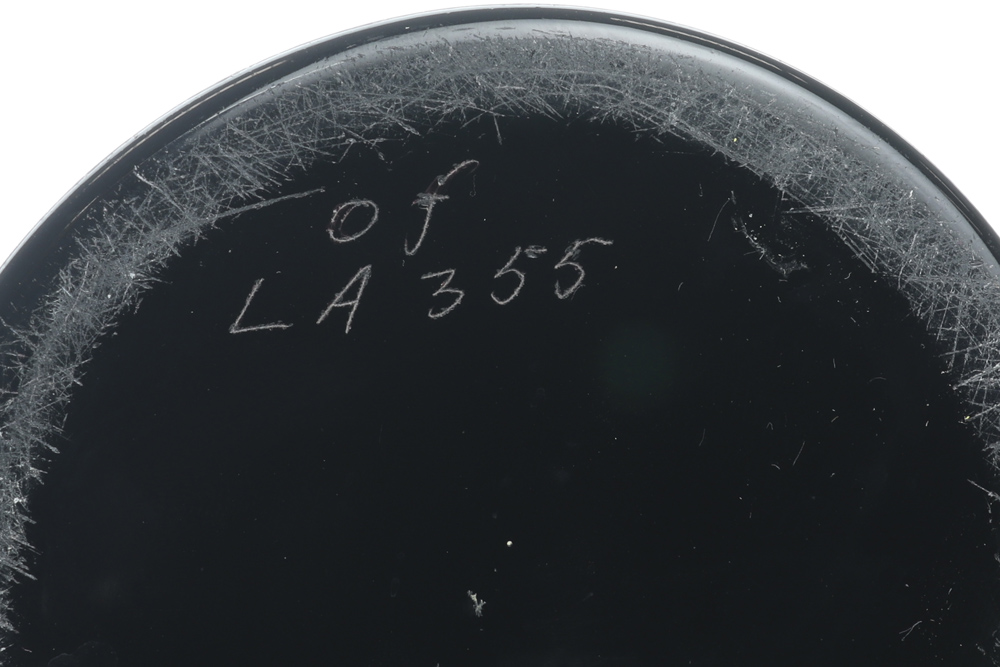 Vicke Lindstrand Orrefors signed and numbered Art Deco-bowl in clear crystal glass on a black - Image 3 of 3
