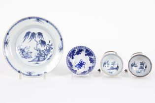 three bowls and a plate in 18th Cent. Chinese porcelain with a blue-white decor || Lot (4)