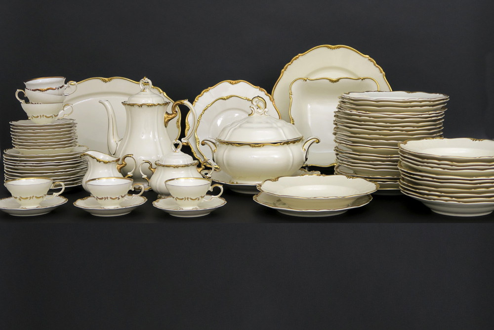 80pcs dinner- and coffee-set marked porcelain || 80-delig eet- en koffieservies in gemerkt Beiers