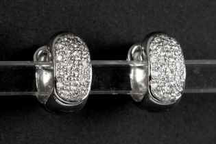 pair of earrings in white gold (18 carat) with circa 0,40 carat of high quality brilliant cut
