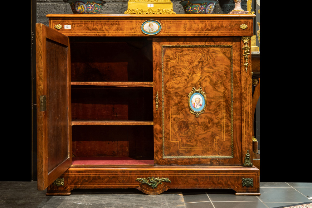 mid 19th Cent. European neoclassical cabinet in burr of walnut with mountings in guilded bronze - Image 2 of 4