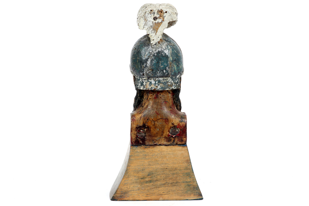 antique sculpture in wood with remains of the original polychromy || Antieke houtsculptuur met - Image 4 of 4