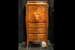 antique Louis XV child's bureau in marquetry with mountings in bronze and a marble top || Antiek