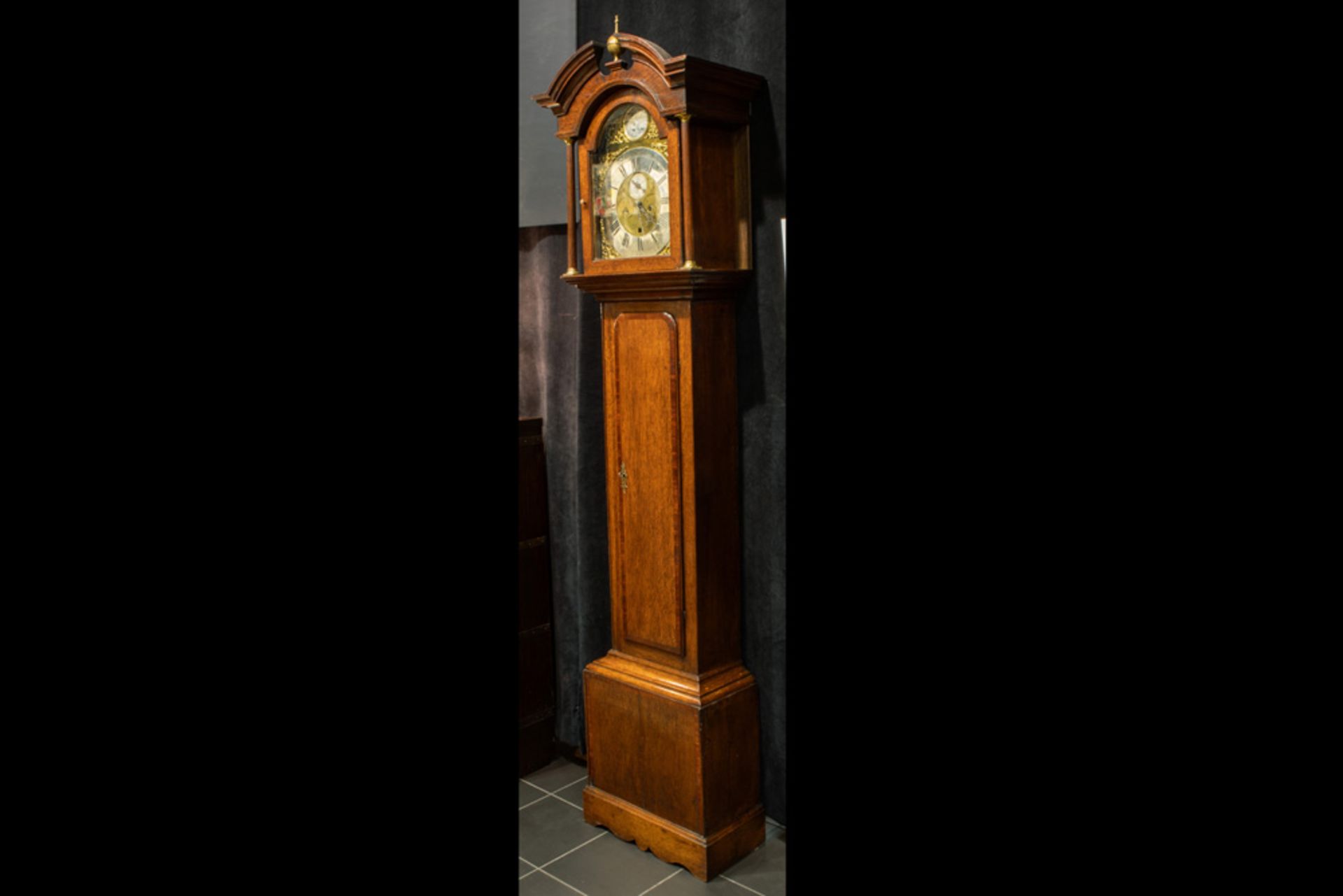 antique English longcase clock with case in oak and mahogany and with a "John ... - Sunderland" - Bild 2 aus 3