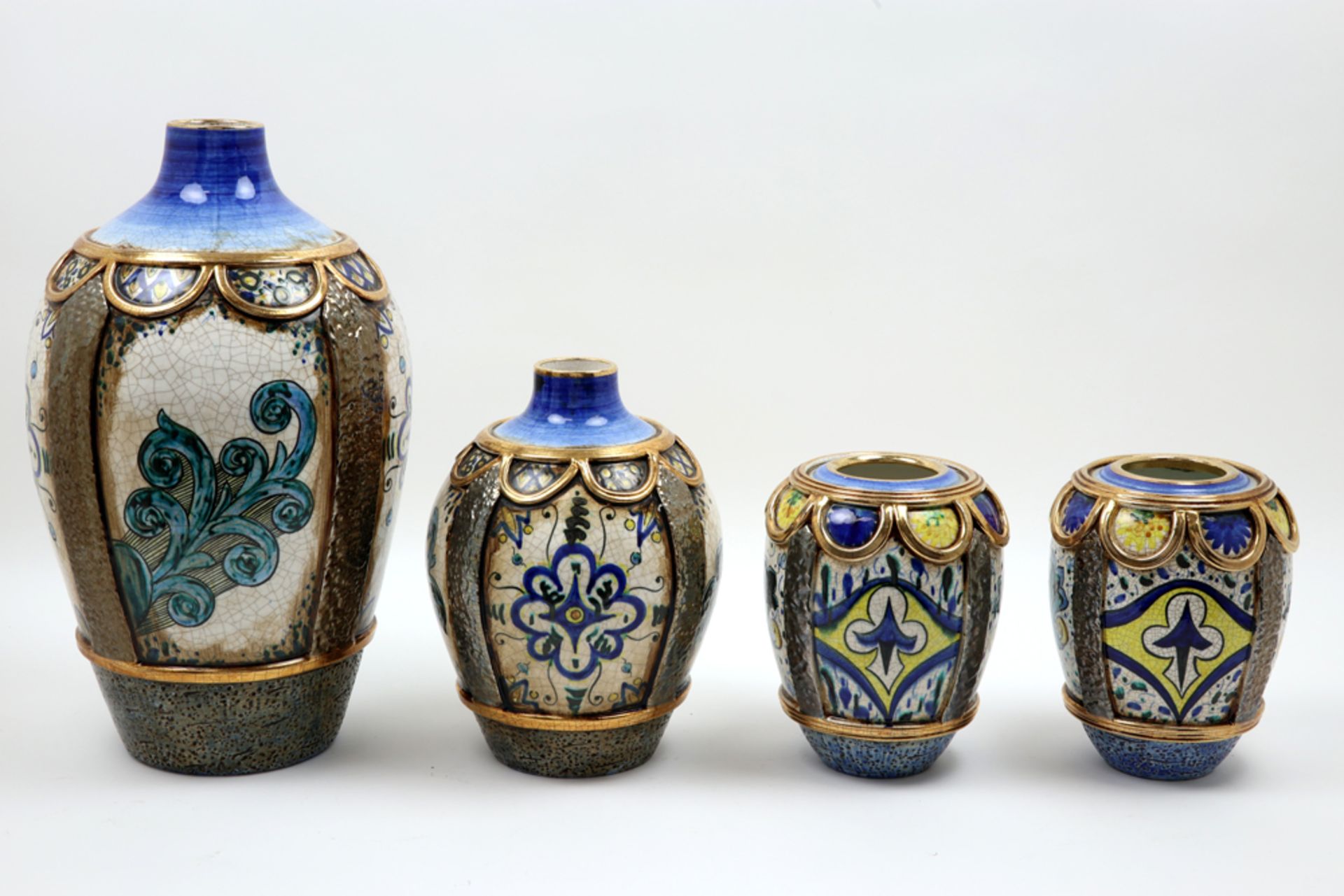 four seventies' vases Spanish ceramic from Valencia || Lot van vier vazen in Spaanse faïence van - Bild 2 aus 7