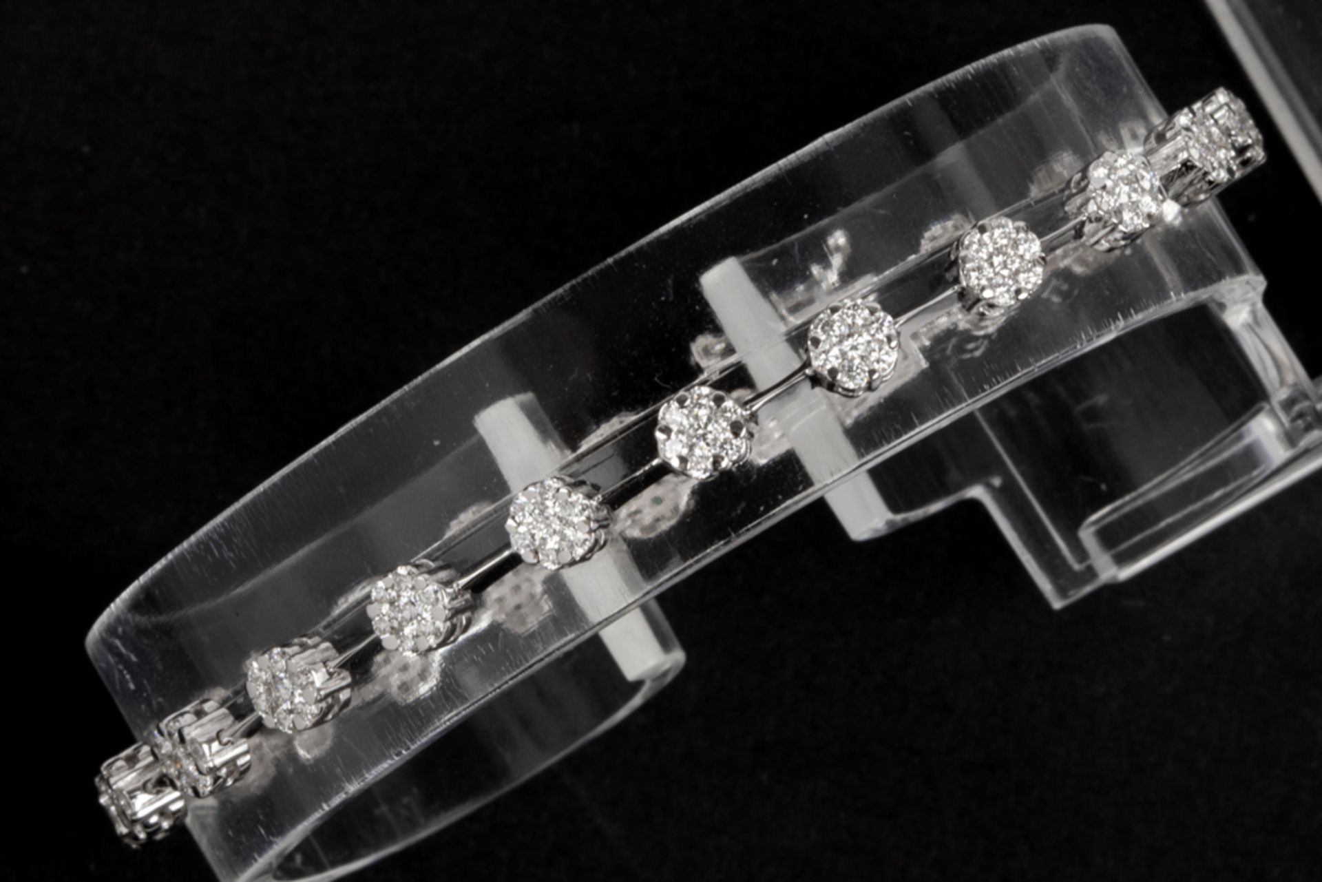 elegant bracelet in white gold (18 carat) with more than 2 carat of very high quality brilliant - Image 2 of 2