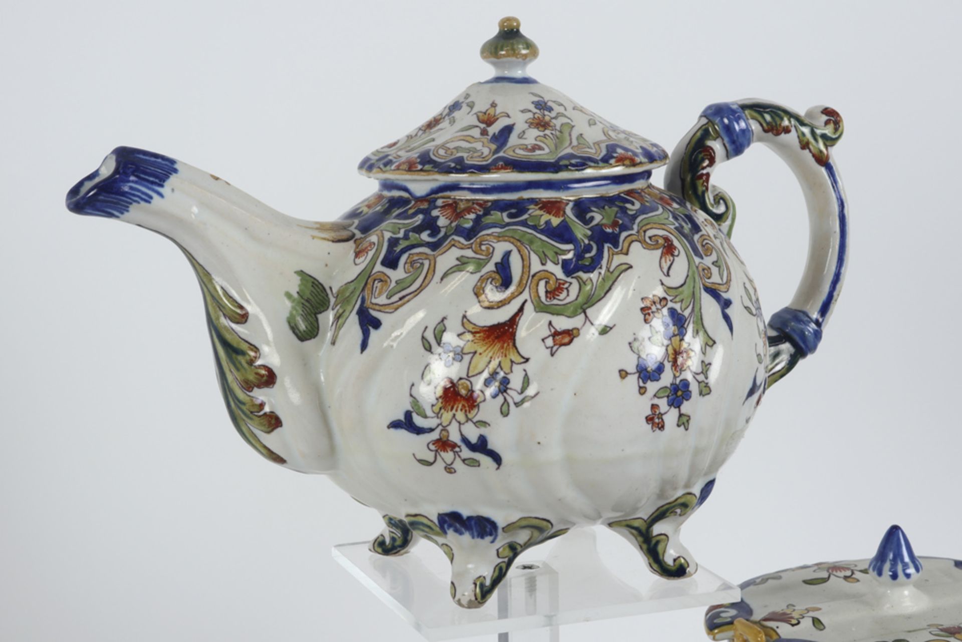 37 pcs French coffee set in ceramic from Rouen with a typical polychrome decor || 37-delig servies - Image 2 of 4