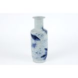 antique Japanese vase in porcelain with a blue-white decor with kois || Antieke Japanse vaas in