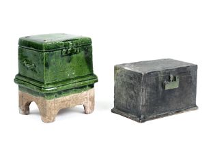 two Chinese Ming period tomb furniture items in glazed earthenware || CHINA - MING-DYNASTIE (