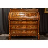 early 19th Cent. Empire style cylinder-bureau in marquetry with three drawers and two pillars ||