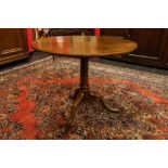 antique English "tilt top" table in oak || Antieke zogenaamde "tilt top" - tafel in eik met rond