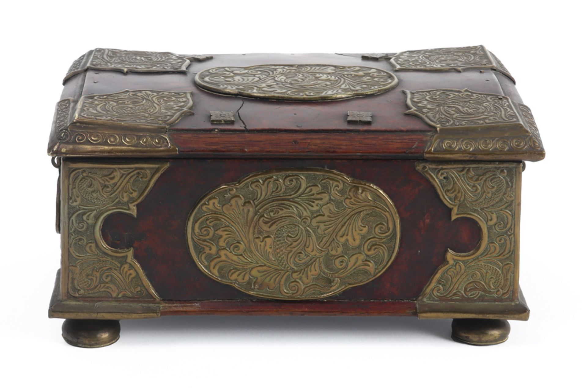 probably 18th Cent. document's box in burr of walnut and oak with mountings in brass || Allicht - Image 2 of 4