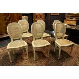 set of six neoclassical chairs in painted wood || Reeks van zes neoclassicistische stoelen in