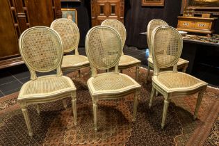 set of six neoclassical chairs in painted wood || Reeks van zes neoclassicistische stoelen in