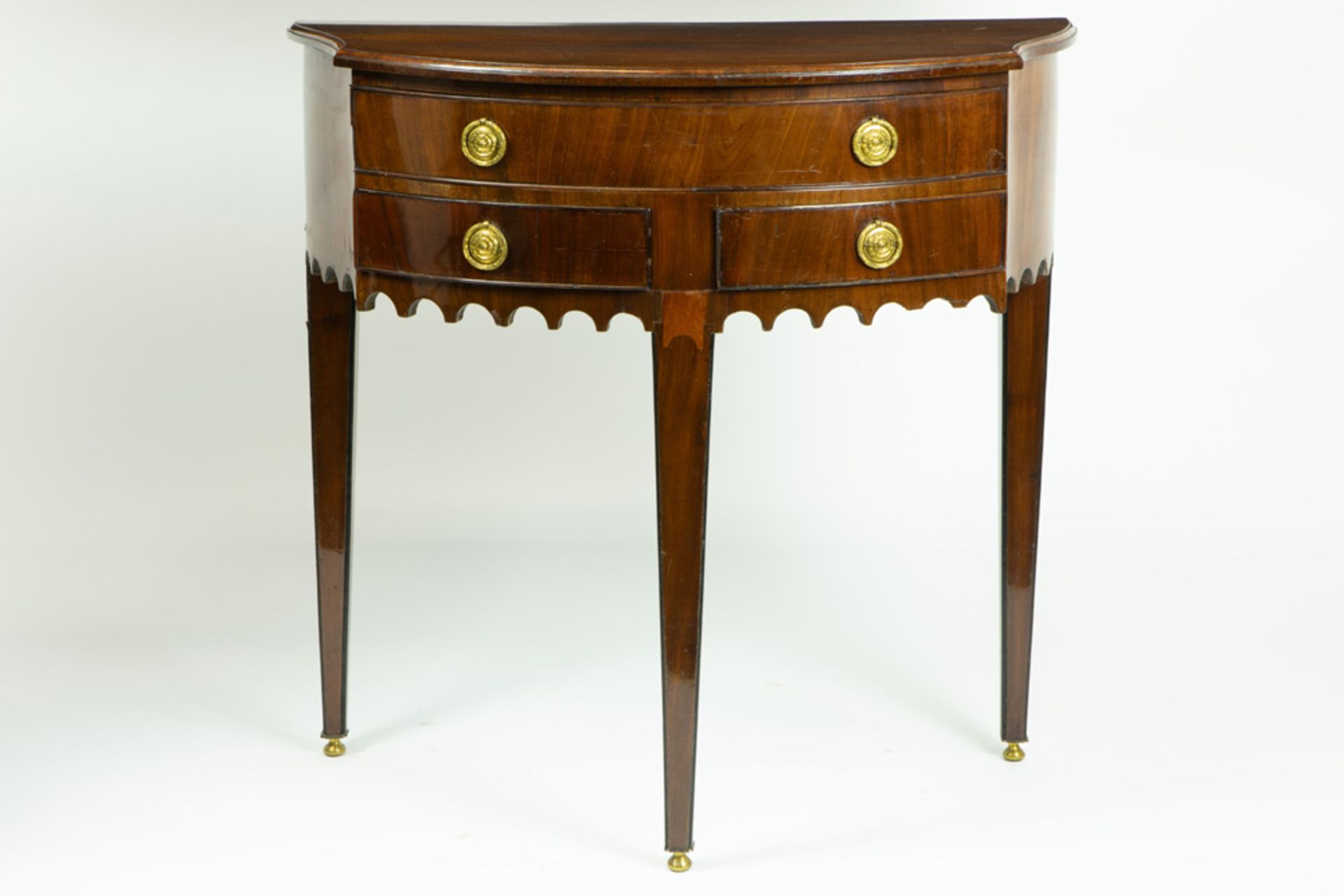 18th Cent. neoclassical console/cabinet with three drawers in mahogany || Fraai achttiende eeuws