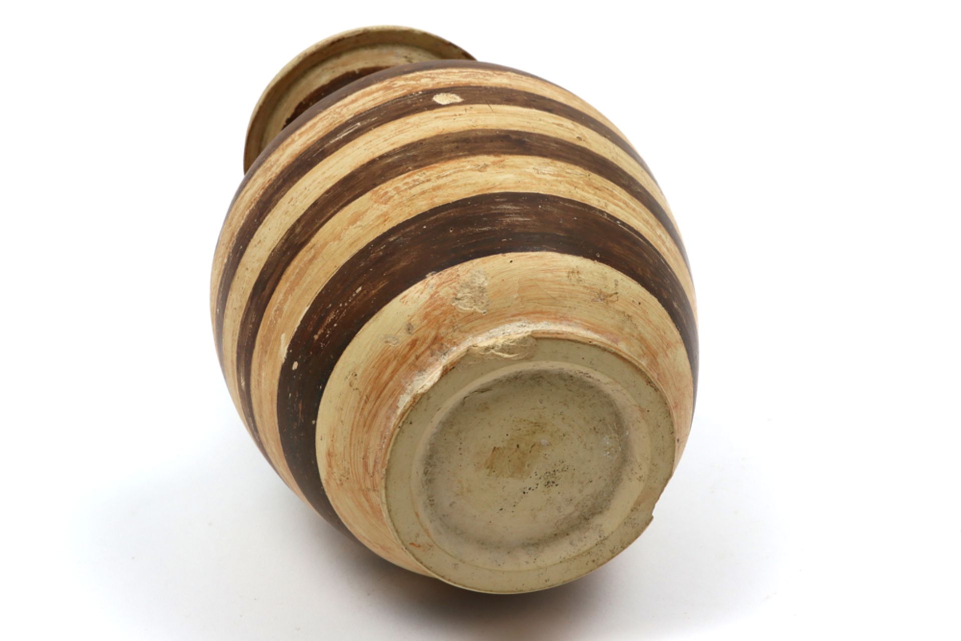 Ancient Greece South Italian pitcherin painted earthenware || OUD GRIEKENLAND - ZUID-ITALIË kruik in - Image 4 of 4