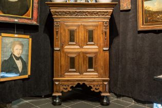 antique Dutch Renaissance style cupboard in oak || Antiek Nederlands Renaissance-meubeltje in eik