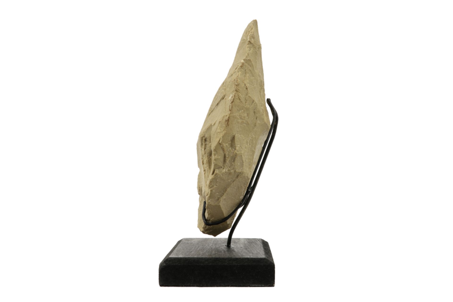 Archaeology from the Early Paleothic Age : rare two-sided stone hand axe dating between 300000 and - Bild 3 aus 3