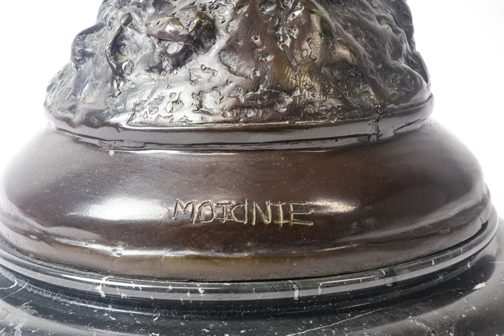 20th Cent. sculpture in bronze on marble base - signed Moigniez || MOIGNIEZ 20ste eeuwse sculptuur - Image 6 of 6
