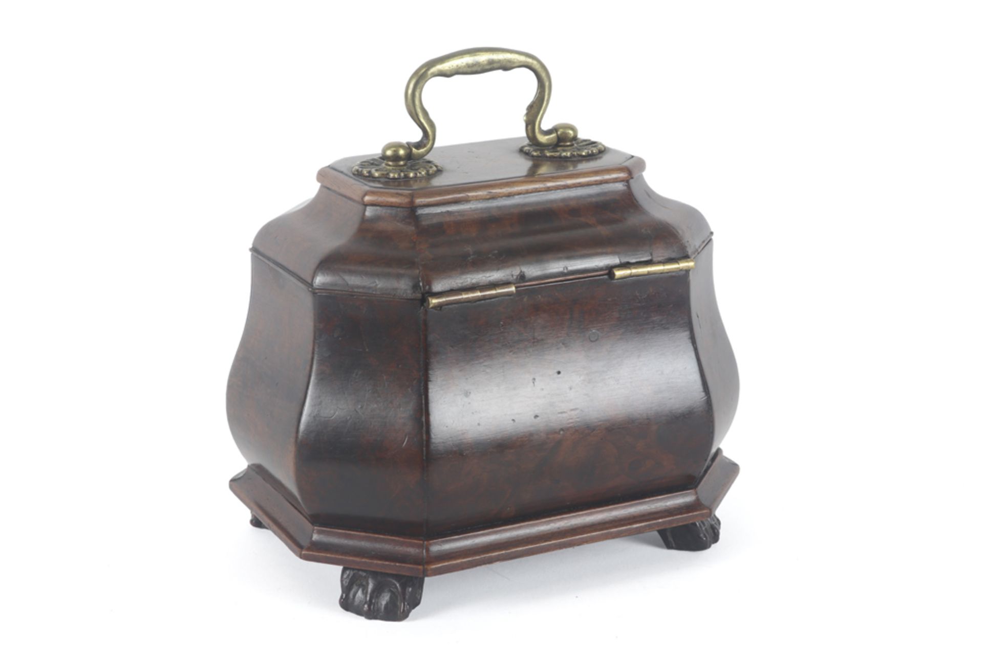 18th Cent. tea box with an elegant model in burr wood with mountings in bronze || Achttiende eeuws - Bild 2 aus 3