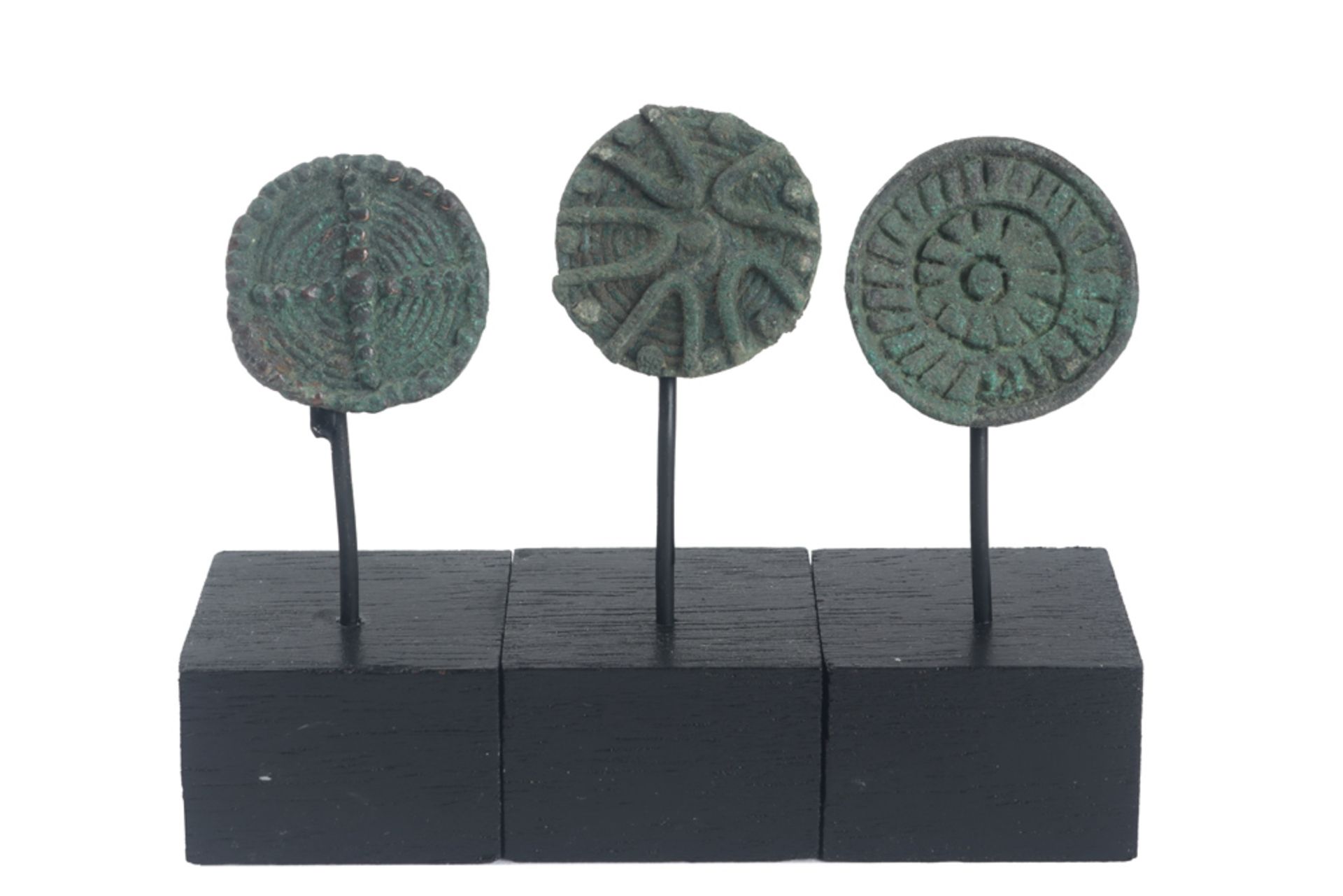 six Ancient Persia Luristan period bronze rings || OUD IRAN - LURISTAN (1200 - 800 BC) lot van zes - Bild 3 aus 5