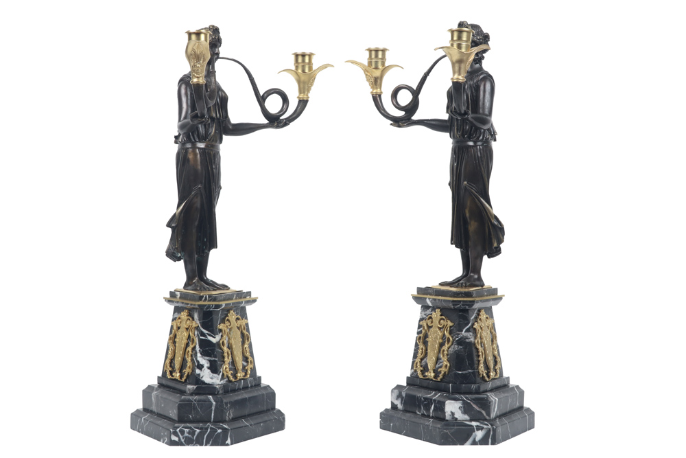 pair of Empire style "caryatid" candelabra in bronze and marble || Paar zgn "kariatide"- - Image 6 of 6