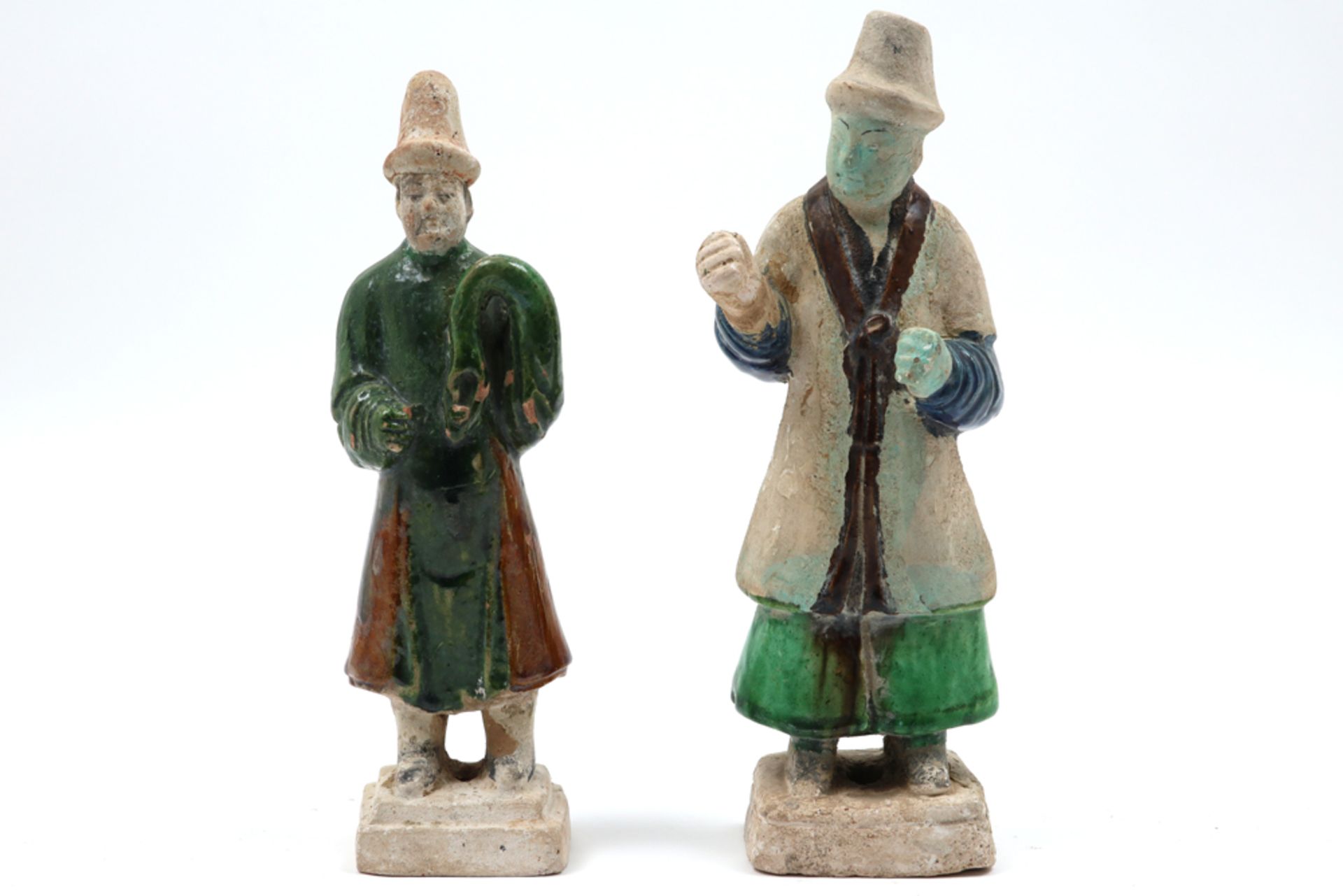two Chinese Ming period sculptures in glazed earthenware || CHINA - MING-DYNASTIE (1368 - 1644)