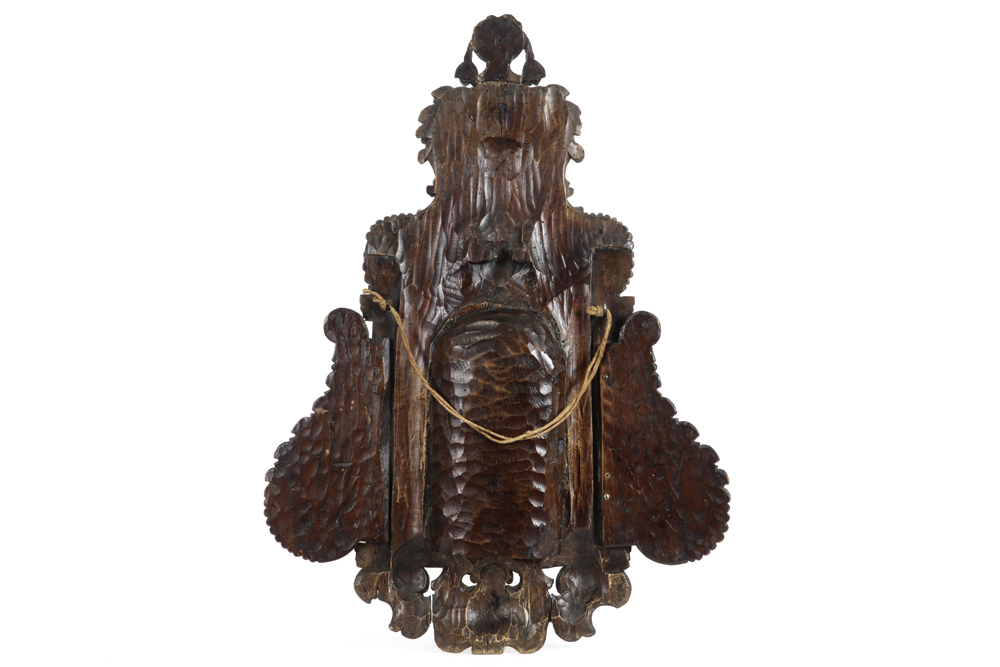 'antique' sculpture in wood with a baroque shrine with a "Mary and Child" || 'Antieke' houtsculptuur - Image 2 of 2