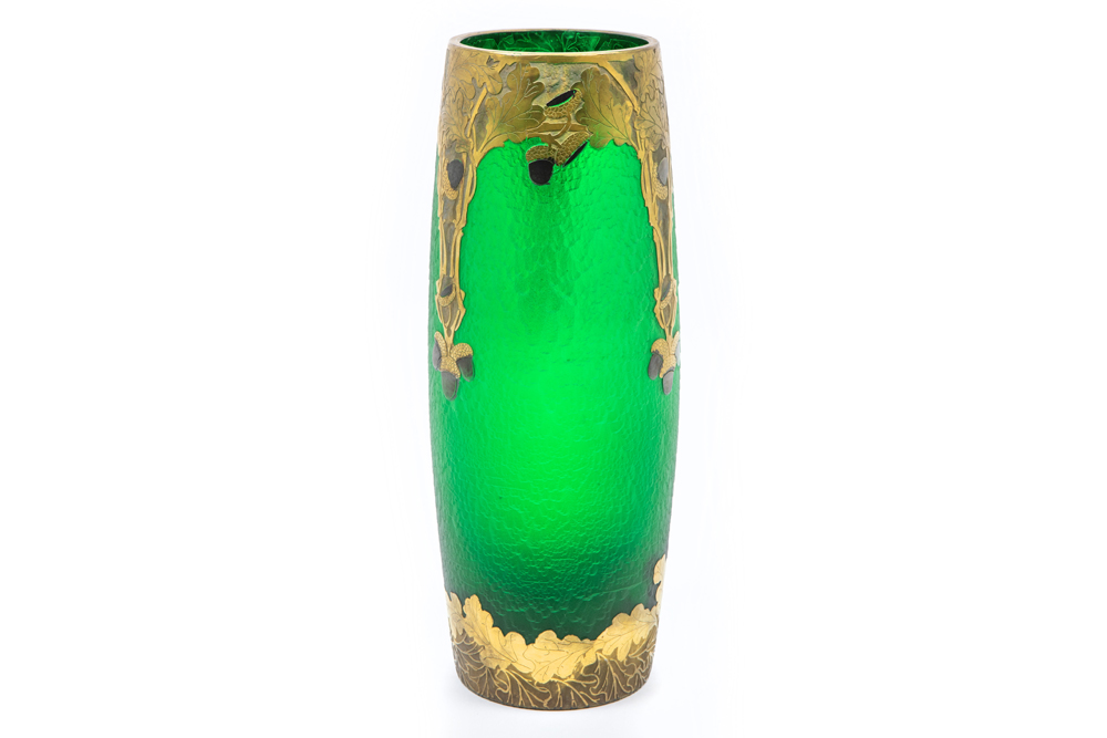 French St-Denis marked Art Nouveau vase in frosted green crystal with a gilded vegetal decor || ST- - Image 2 of 5