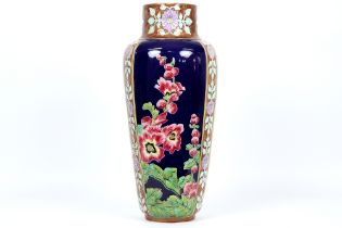 Art Nouveau vase in St-Amand marked ceramic || Art Nouveau-vaas in faïence, gemerkt "St-Amand",