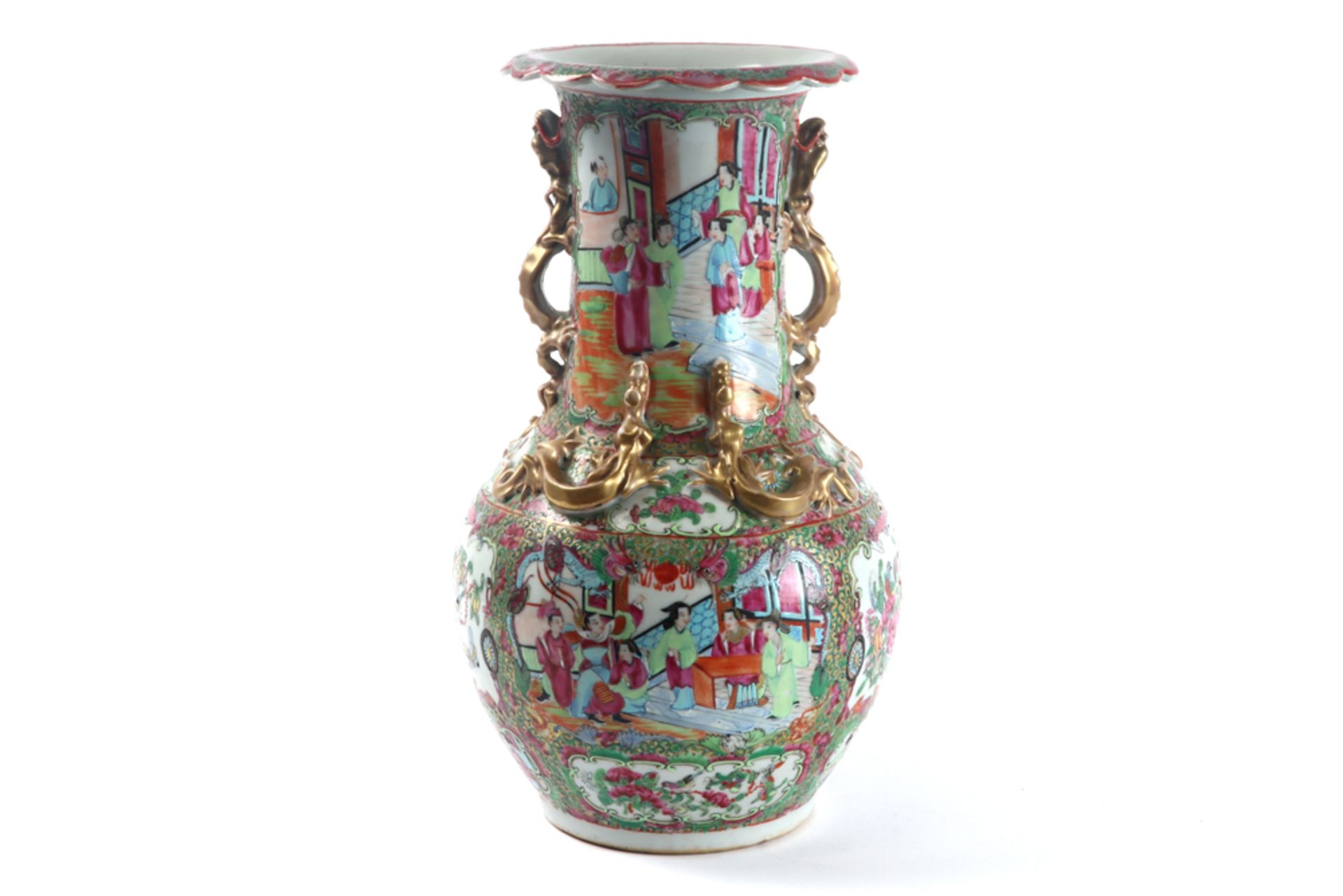 19th Cent. Chinese vase in porcelain with a Cantonese decor || Negentiende eeuwse Chinese vaas in - Image 3 of 7