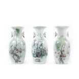 three Chinese Republic period vases in porcelain with a polychrome decor || Lot van drie Chinese