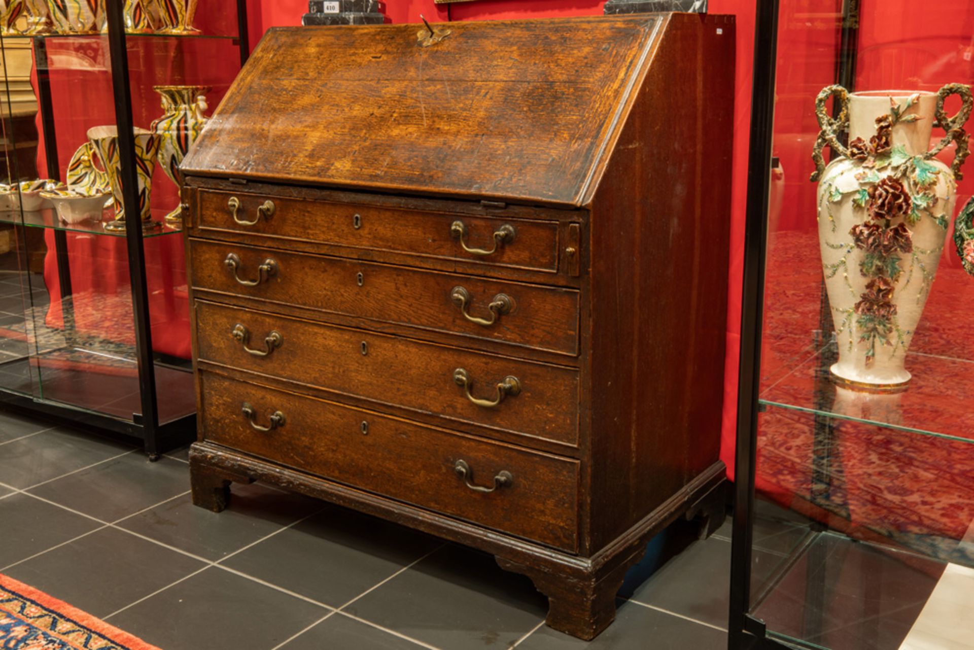 antique English Georgian bureau in oak || Antieke Engelse Georgian secretaire in eik met vier