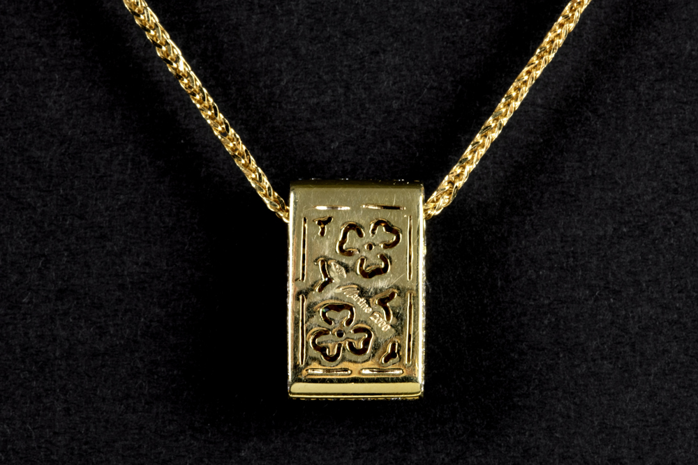 "Martine 2000" signed pendant in yellow gold (18 carat) with ca 1,50 carat of very high quality - Image 2 of 2