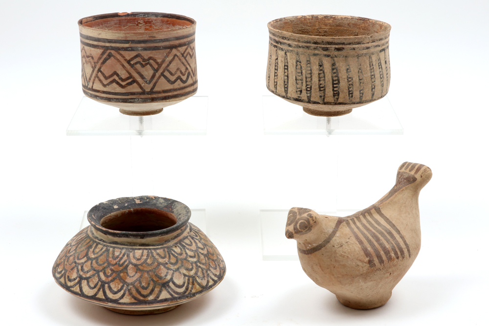 four Ancient Pakistan Baluchistan Indus Culture Nindowari earthenware items : three painted pots and - Image 2 of 4