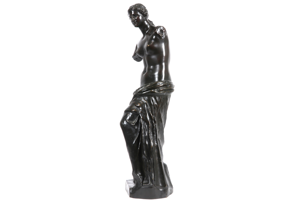 antique "Venus" sculpture in bronze signed Sauvage (= Charles Gabriel Lemire) || SAUVAGE - voor - Image 4 of 5