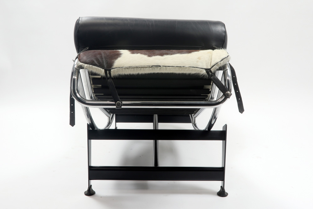 20th Cent. lounge chair after Le Corbusier's "LC4" design in partially chromed metal and with - Image 3 of 3