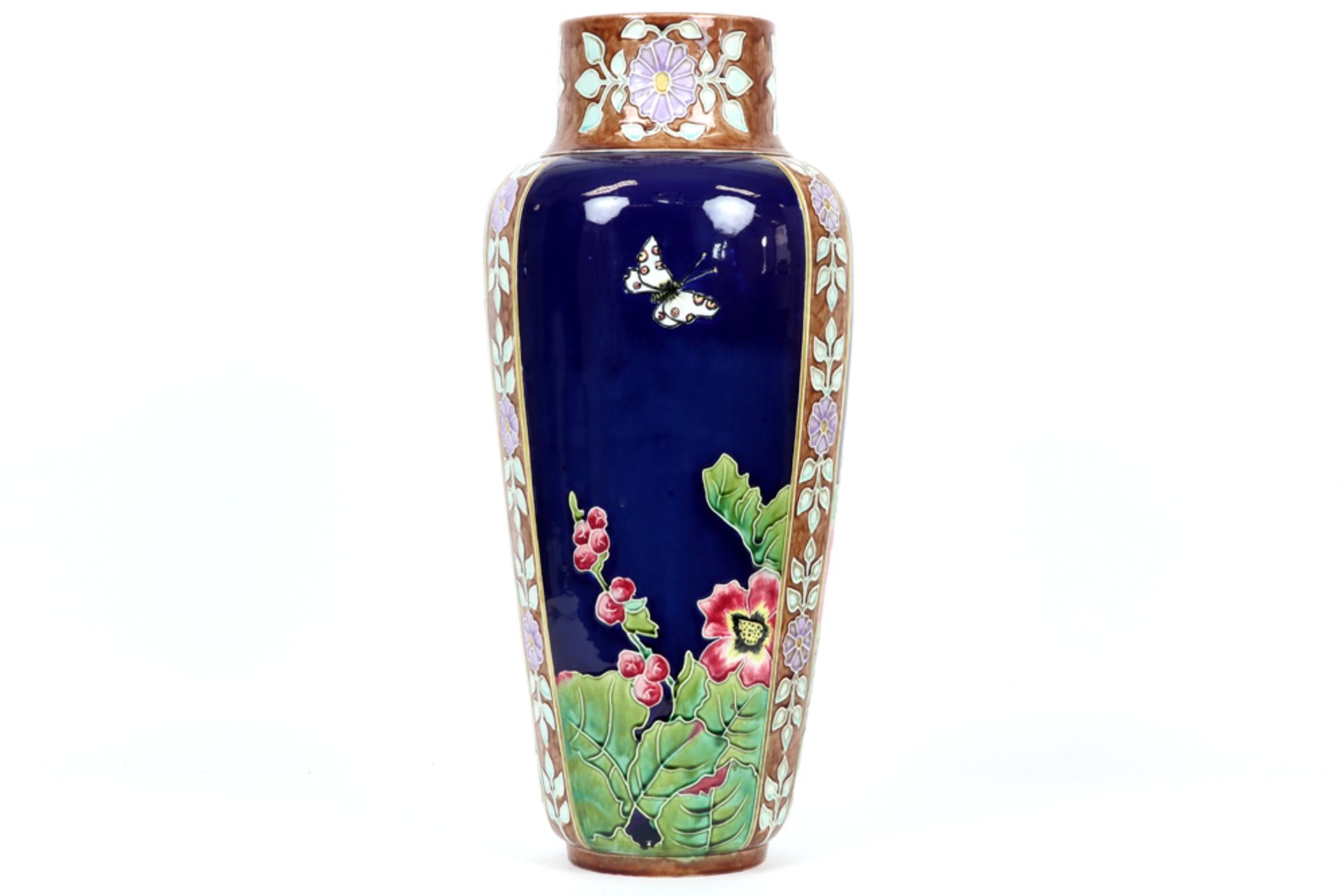 Art Nouveau vase in St-Amand marked ceramic || Art Nouveau-vaas in faïence, gemerkt "St-Amand", - Bild 2 aus 6