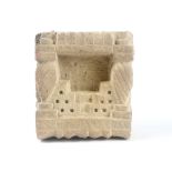 small antique Indian house altar in stone || Klein antiek Indisch huisaltaartje in steen - 22 x 20 x